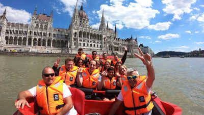 סירת מנוע על הדנובה