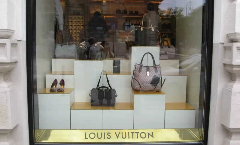 This image has an empty alt attribute; its file name is 4623211468-00201487ba-b.webp