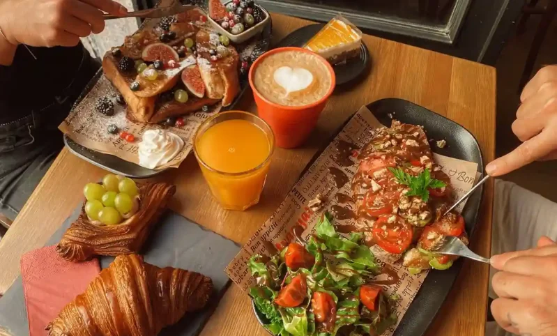 ארוחת בוקר בבודפשט מסעדת בשאמל